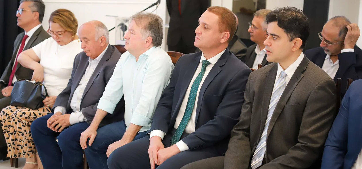 Autoridades no evento