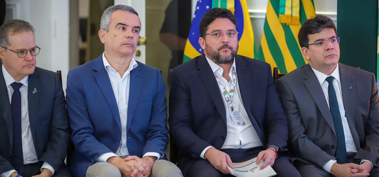 Autoridades presentes na solenidade