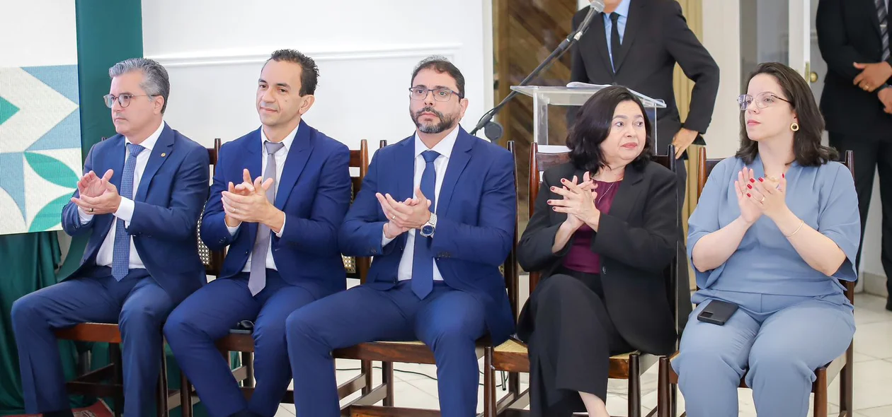 Autoridades presentes no evento