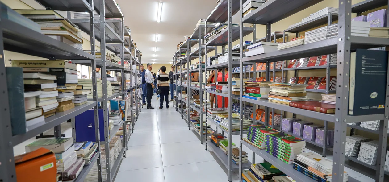Biblioteca Francisca Maria de Moura