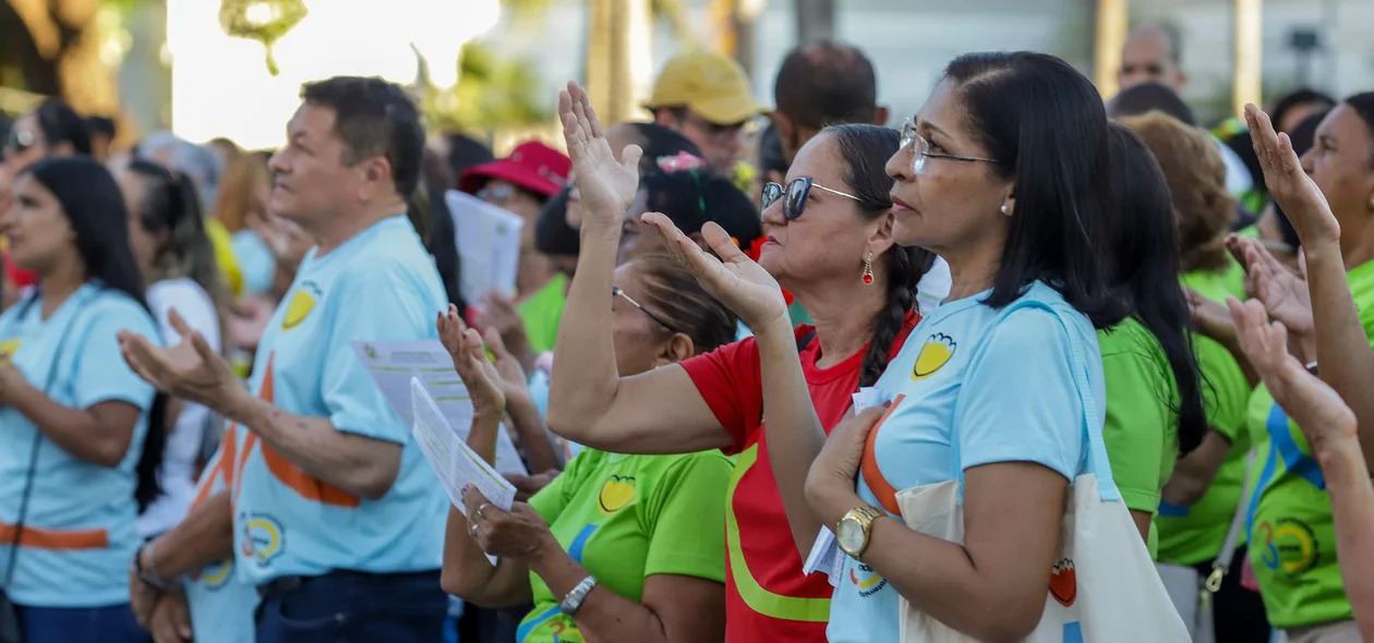 Caminhada da Fraternidade reúne multidão no Centro de Teresina