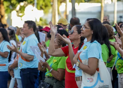 Caminhada da Fraternidade reúne multidão no Centro de Teresina