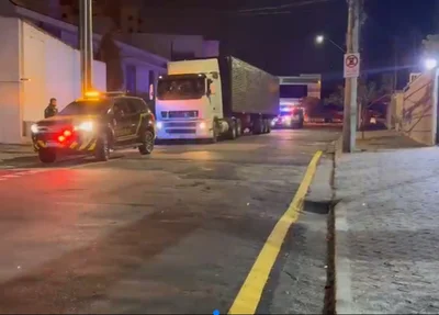 Carga apreendida nos caminhões em São Paulo