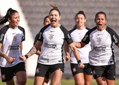 Corinthians vence Cruzeiro na última rodada da primeira fase do Brasileirão feminino