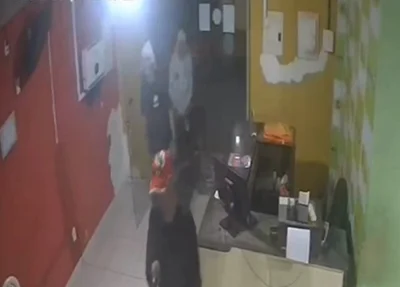 Criminosos renderam clientes e funcionários