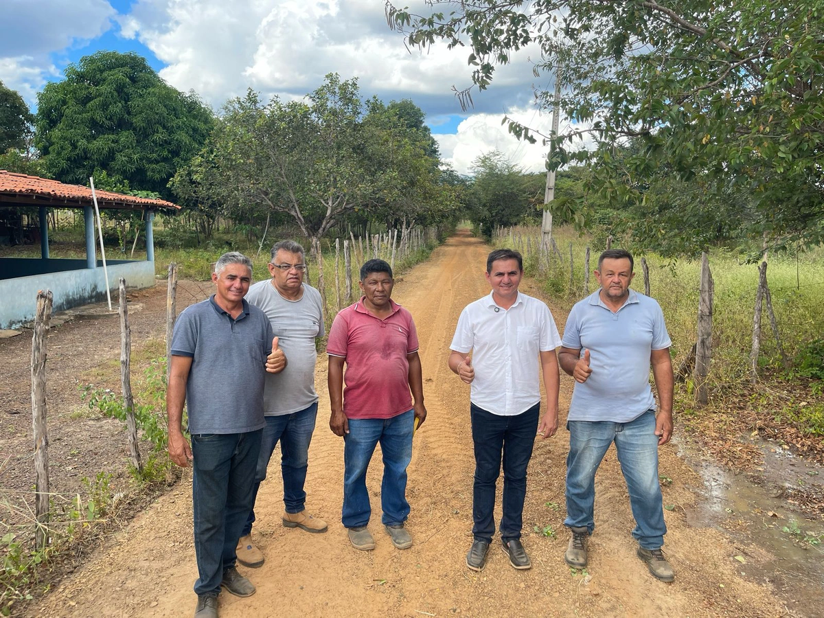 Deputado Firmino Paulo viabiliza calçamento para comunidades rurais de Jatobá do Piauí