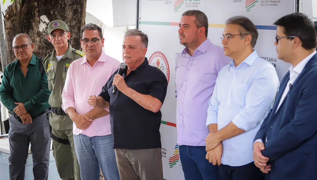Deputado Flávio Nogueira durante seu pronunciamento