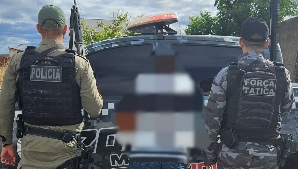Dono da residência onde ocorriam as rinhas de galo foi conduzido à delegacia