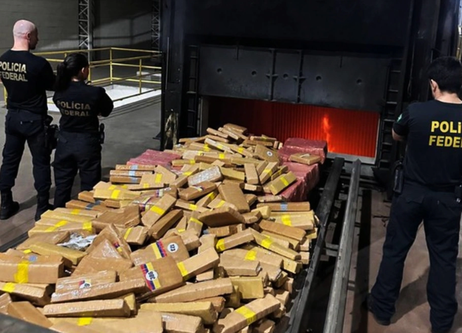 Droga incinerada pela Polícia Federal