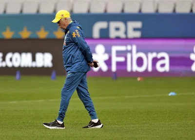Técnico Carlo Ancelotti durante treino da Seleção Brasileira de Futebol
