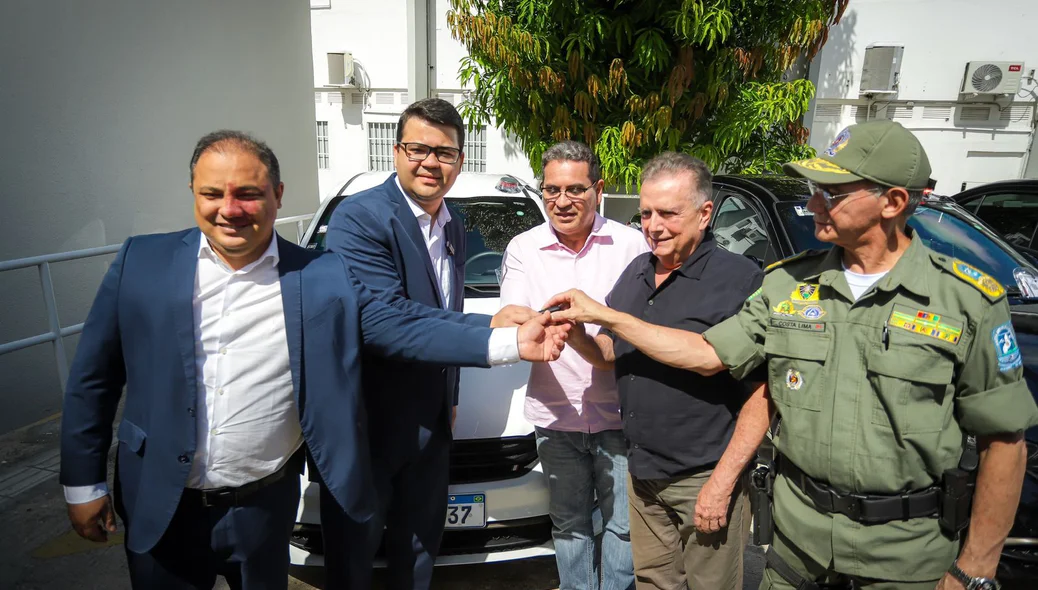 Entrega da Viatura de Demerval Lobão