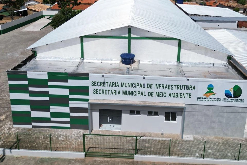 Esperantina entrega novas sedes da Infraestrutura