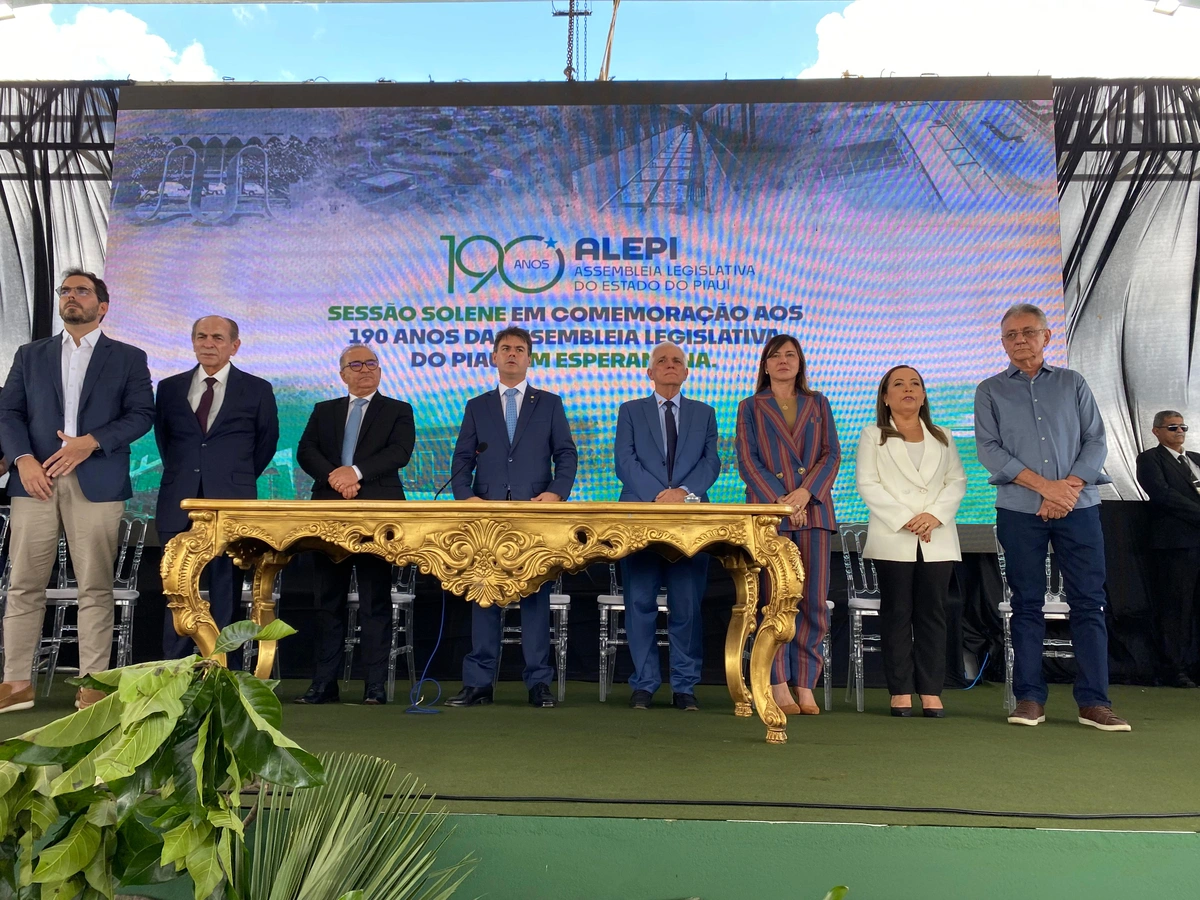 Esperantina sedia Sessão Solene da ALEPI em homenagem aos 190 anos da Casa