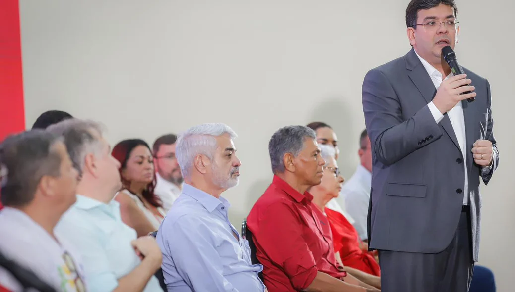 Evento com lideranças do PT conduzido pelo governador Rafael Fonteles