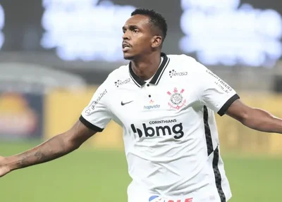 Ex-atacante Jô, com a camisa do Corinthians
