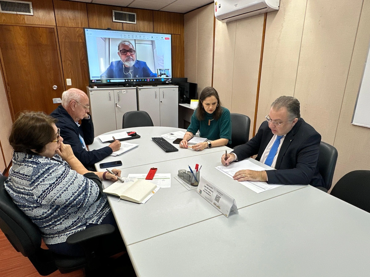Florentino Neto busca apoio da SPU para acelerar regularização fundiária no litoral piauiense