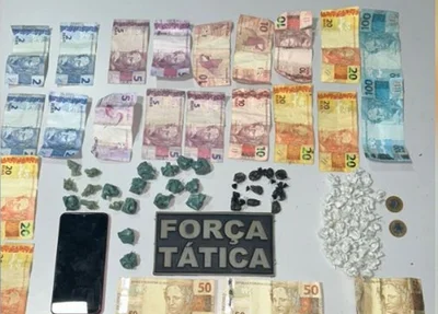 Foram encontrados com o suspeito 60 invólucros com substância análoga ao crac