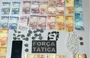 Foram encontrados com o suspeito 60 invólucros com substância análoga ao crac