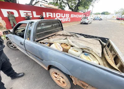 Galões de combustíveis apreendidos pela Polícia Civil do Piauí