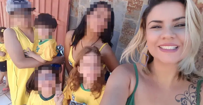 Gisele de Morais e seus filhos