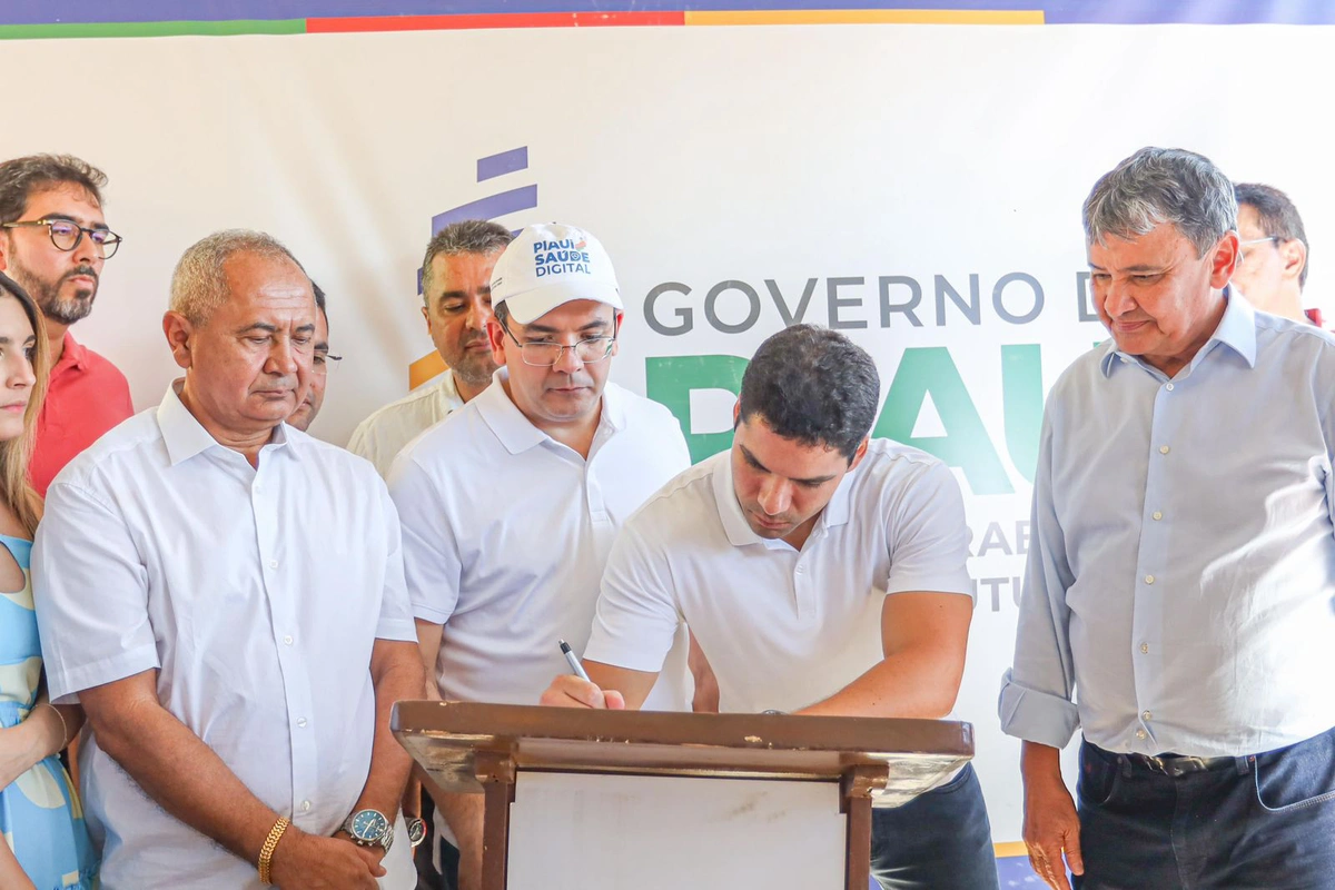 Governador Rafael Fonteles e Leo Sobral entregam mais 32 km de asfalto novo
