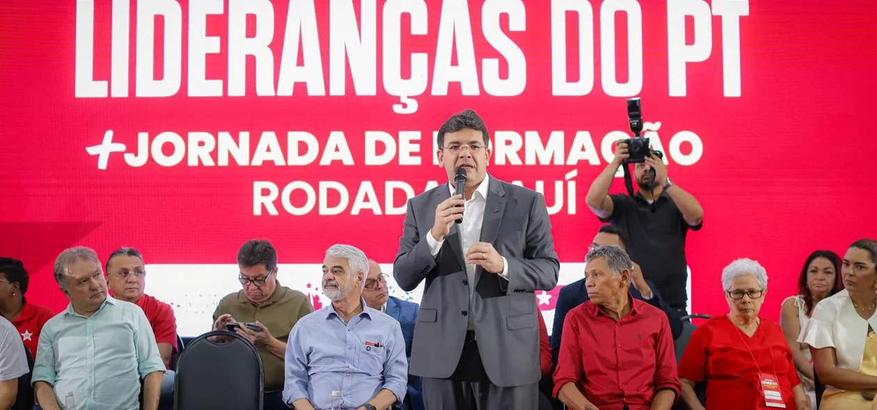 Governador Rafael Fonteles em encontro de lideranças