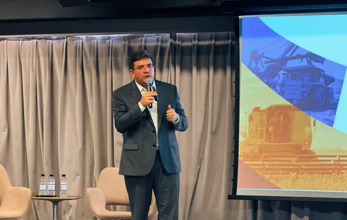 Governador Rafael Fonteles em palestra