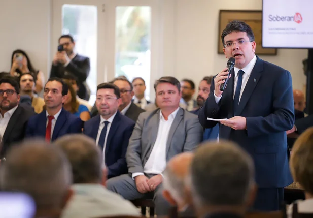 Governador Rafael Fonteles no lançamento da plataforma SoberanIA
