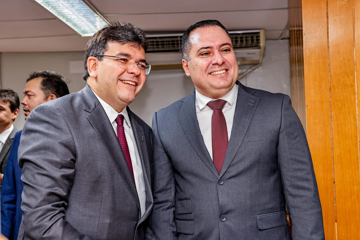 Governador Rafael Fonteles prestigia posse de novo juiz no TRE
