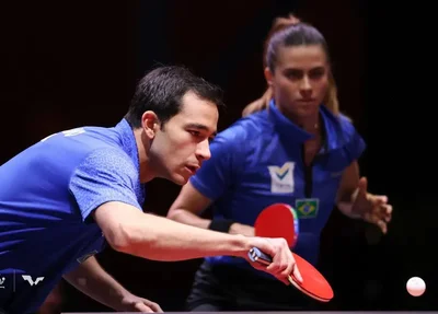 Hugo Calderano e Bruna Takahashi estrearam no WTT Star Contender