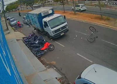 Imagens de câmeras de segurança mostram o momento do acidente