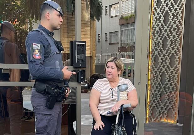 Jornalista faz novos ataques dois dias após ser presa