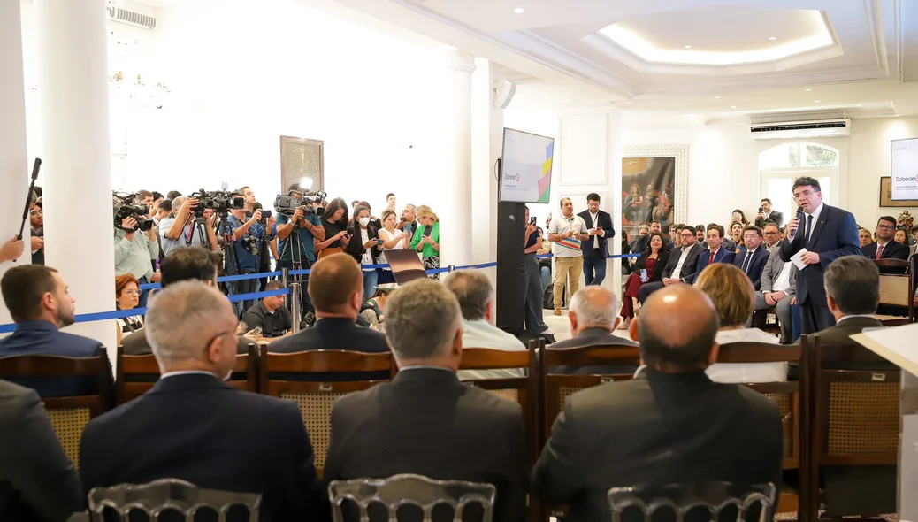 Lançamento da plataforma no Palácio de Karnak