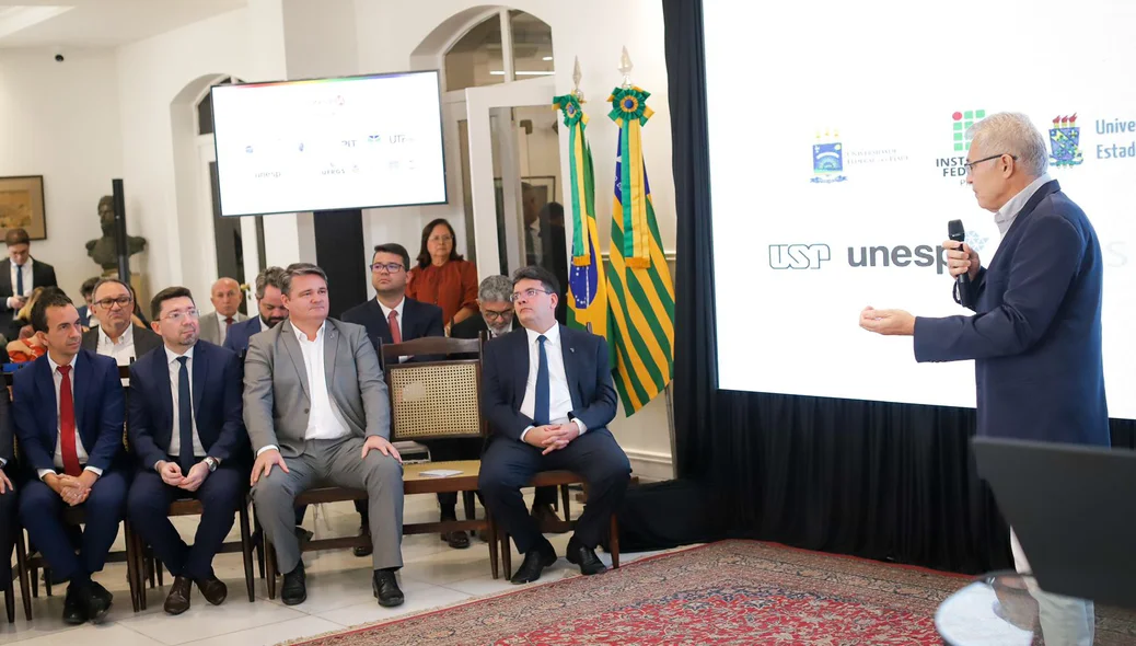 Lançamento no Palácio de Karnak