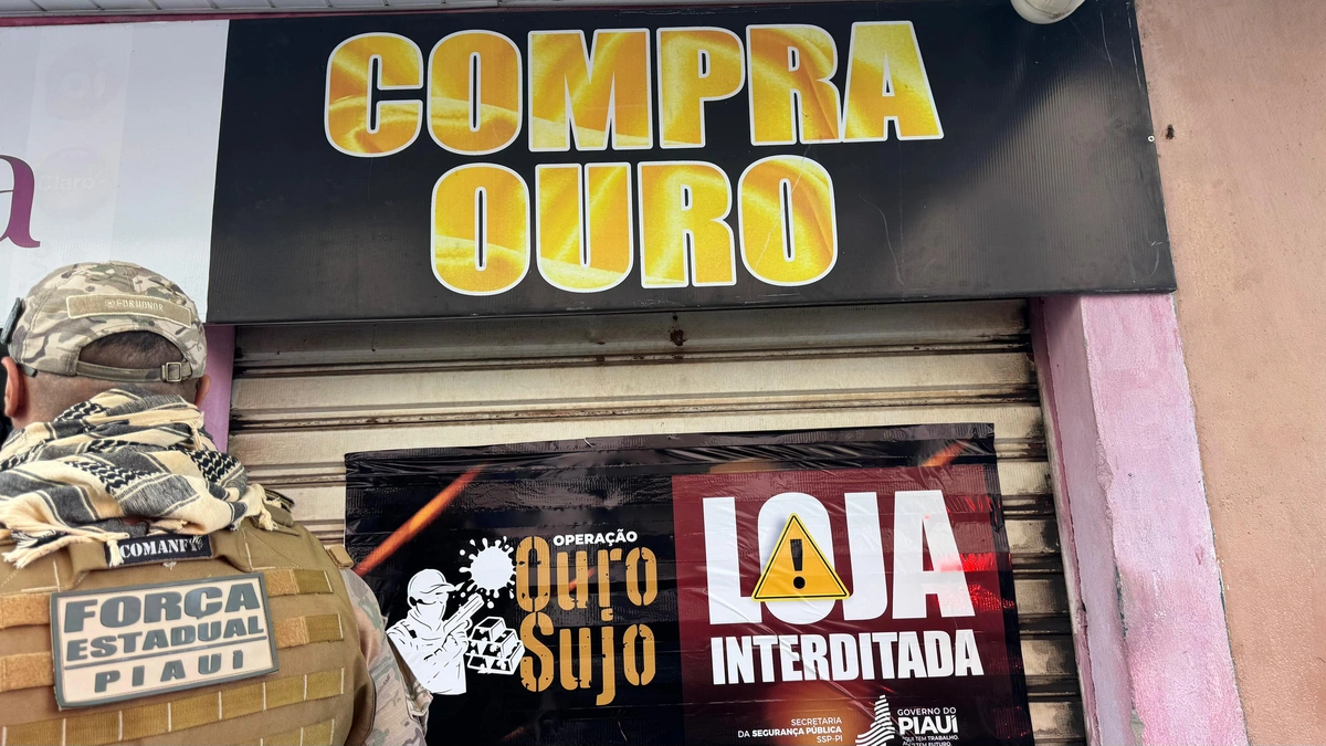Loja interditada na Rua David Caldas