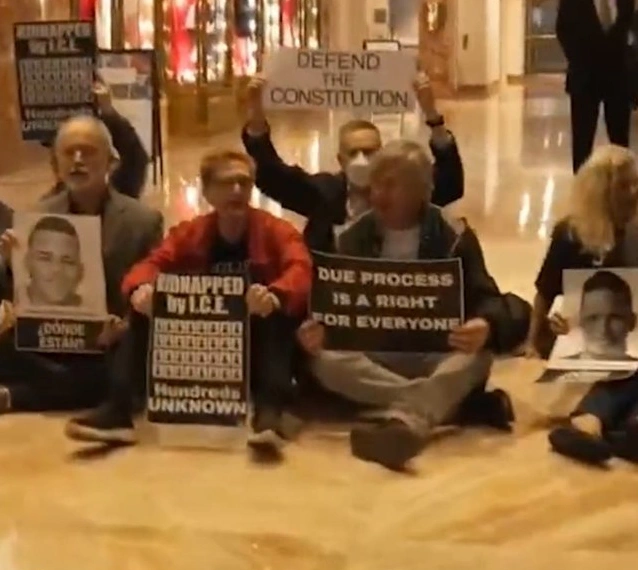 Manifestantes na Trump Tower