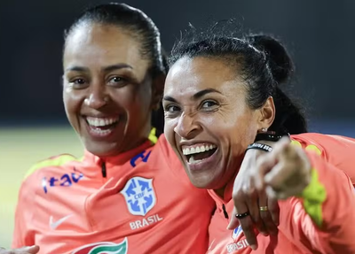 Marta e Adriana juntas na Seleção Brasileira