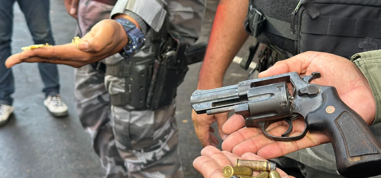 Munições coletadas com o criminoso
