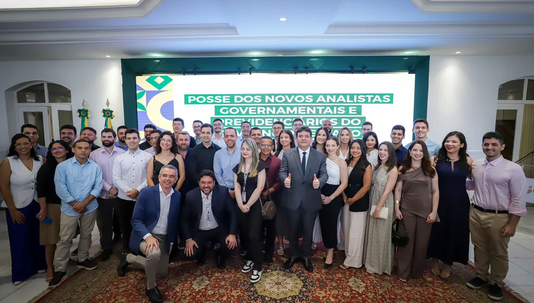 Novos analistas empossados pelo Governador Rafael Fonteles