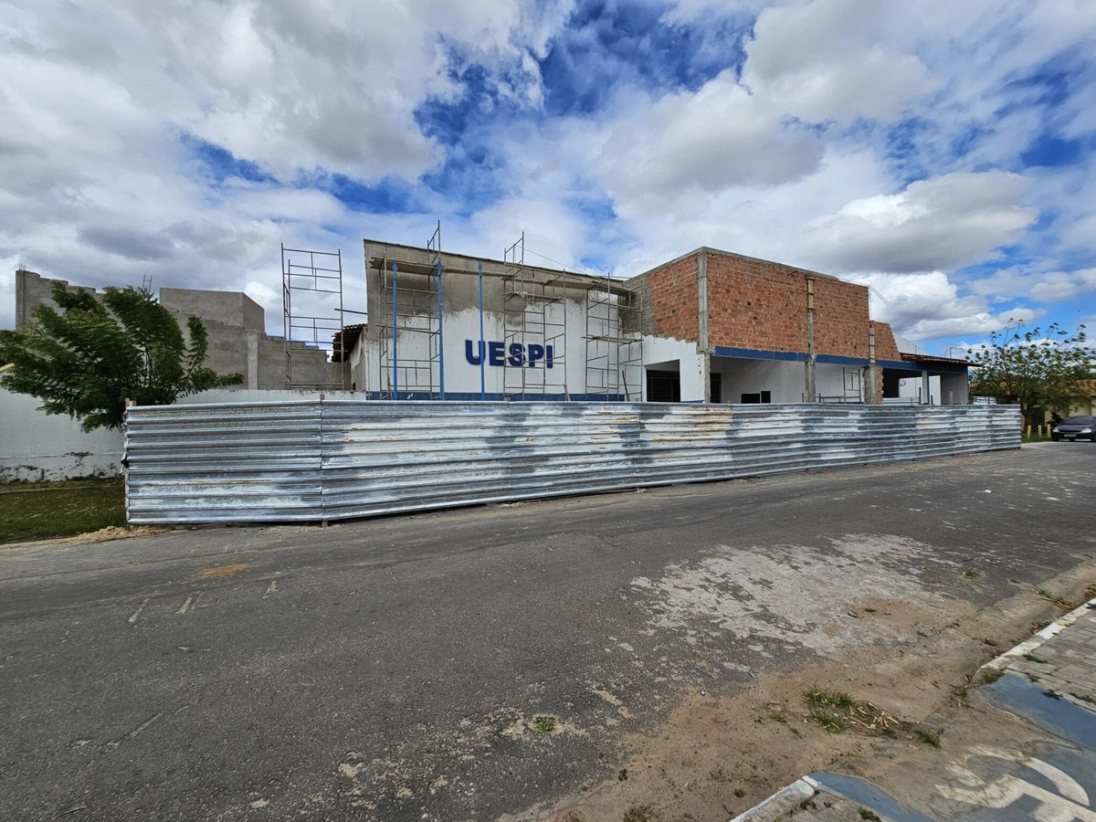 Obras de reforma e ampliação do Campus da Uespi em Floriano são iniciadas