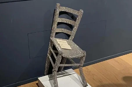Peça “Van Gogh” danificada