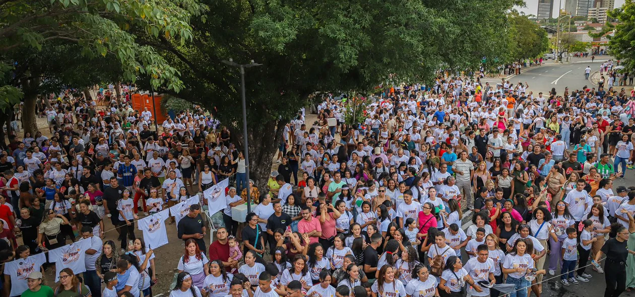 Pessoas demonstram sua fé na 24ª edição da Marcha para Jesus
