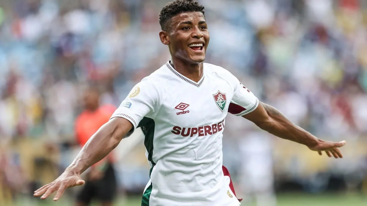Piauiense Hércules comemora o gol da classificação do Fluminense contra a Inter de Milão