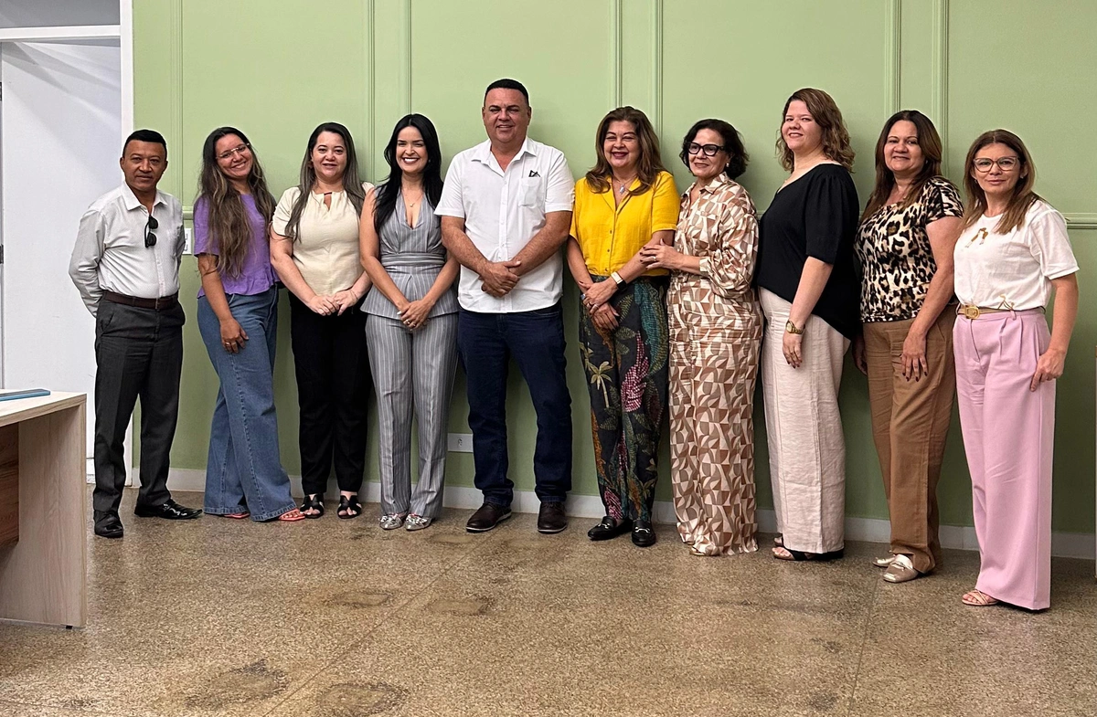 Prefeito acompanha as obras