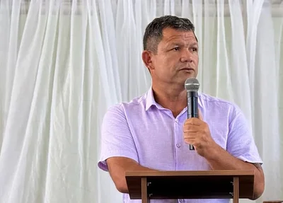 Prefeito Jairo Leitão