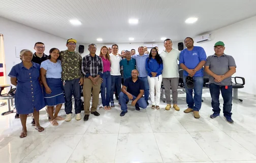 Prefeito participa de capacitação sobre boas práticas na apicultura em Uruçuí