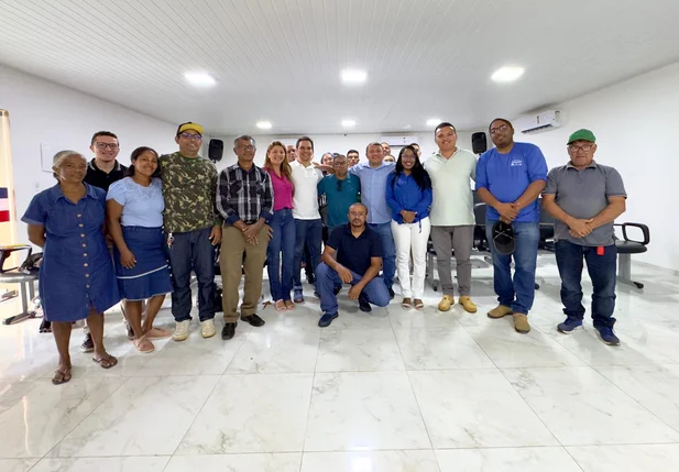 Prefeito participa de capacitação sobre boas práticas na apicultura em Uruçuí