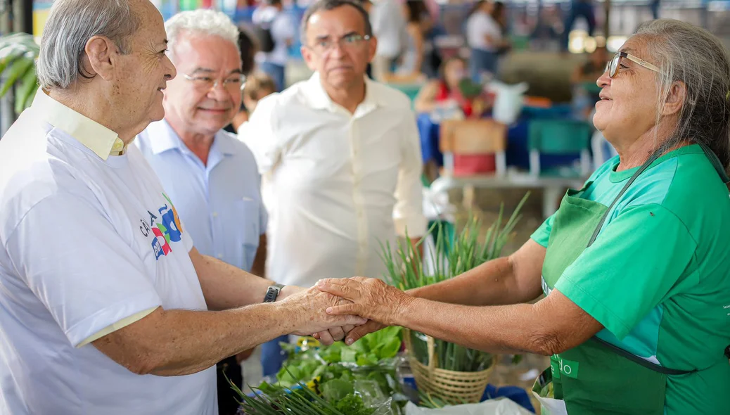 Prefeito Sílvio Mendes durante evento Câmara em ação