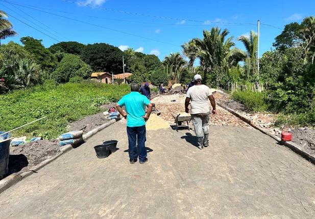 Prefeitura de Esperantina avança na pavimentação da Vila Palmeira
