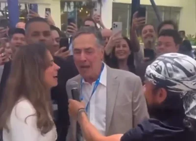 Presidente do STF Luís Barroso canta com Bell Marques